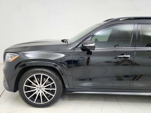 Used 2025 Mercedes-Benz GLS 450 GLS 450 image 9
