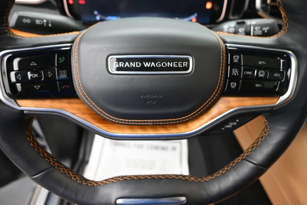 Used 2023 Jeep Grand Wagoneer Series III AWD/4WD image 20