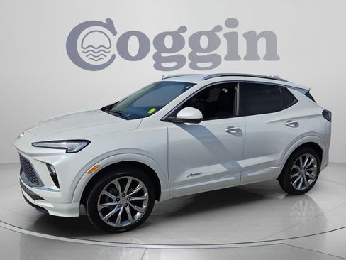 Certified 2024 Buick Encore GX Avenir w/ Avenir Convenience Package FWD image 1