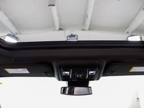 Used 2023 GMC Yukon XL AT4 image 22