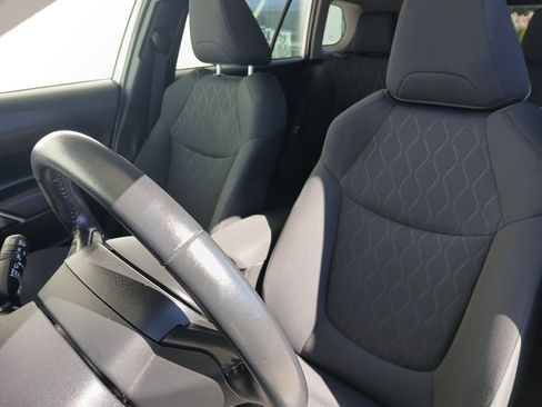 Used 2022 Toyota Corolla Cross LE image 14