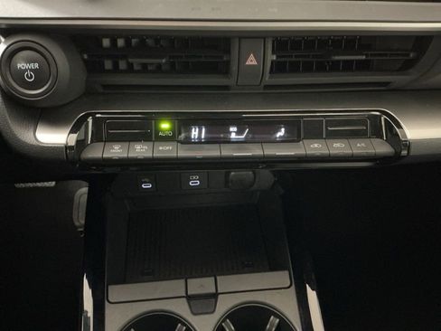 Used 2024 Toyota Prius LE image 12