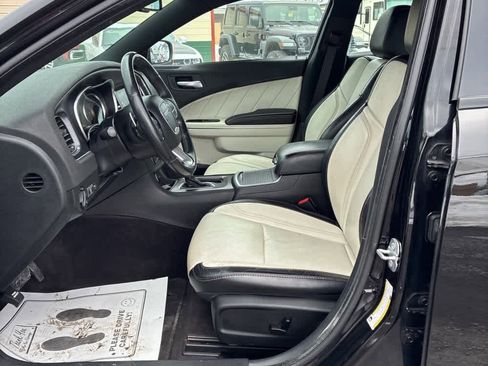 Used 2018 Dodge Charger GT image 6