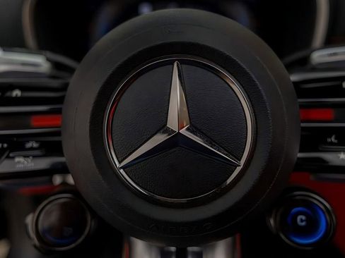 Used 2022 Mercedes-Benz SL 63 AMG 4MATIC image 35