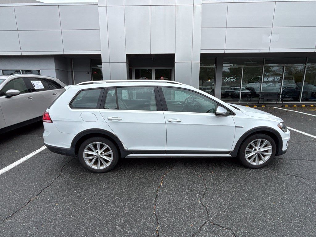 Used 2019 Volkswagen Golf Alltrack AWD/4WD image 4
