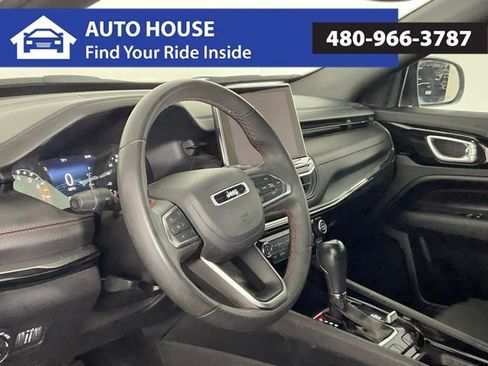 Used 2023 Jeep Compass Trailhawk AWD/4WD image 11