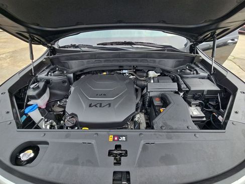 Used 2025 Kia Telluride S FWD image 32