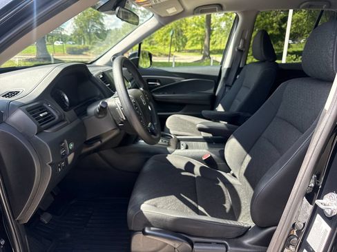Certified 2023 Honda Ridgeline Sport image 13