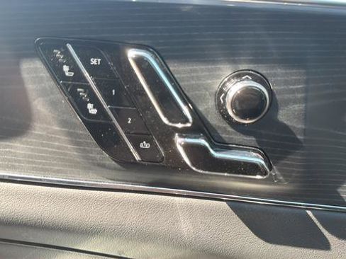 Used 2024 Cadillac Lyriq Luxury AWD/4WD image 40