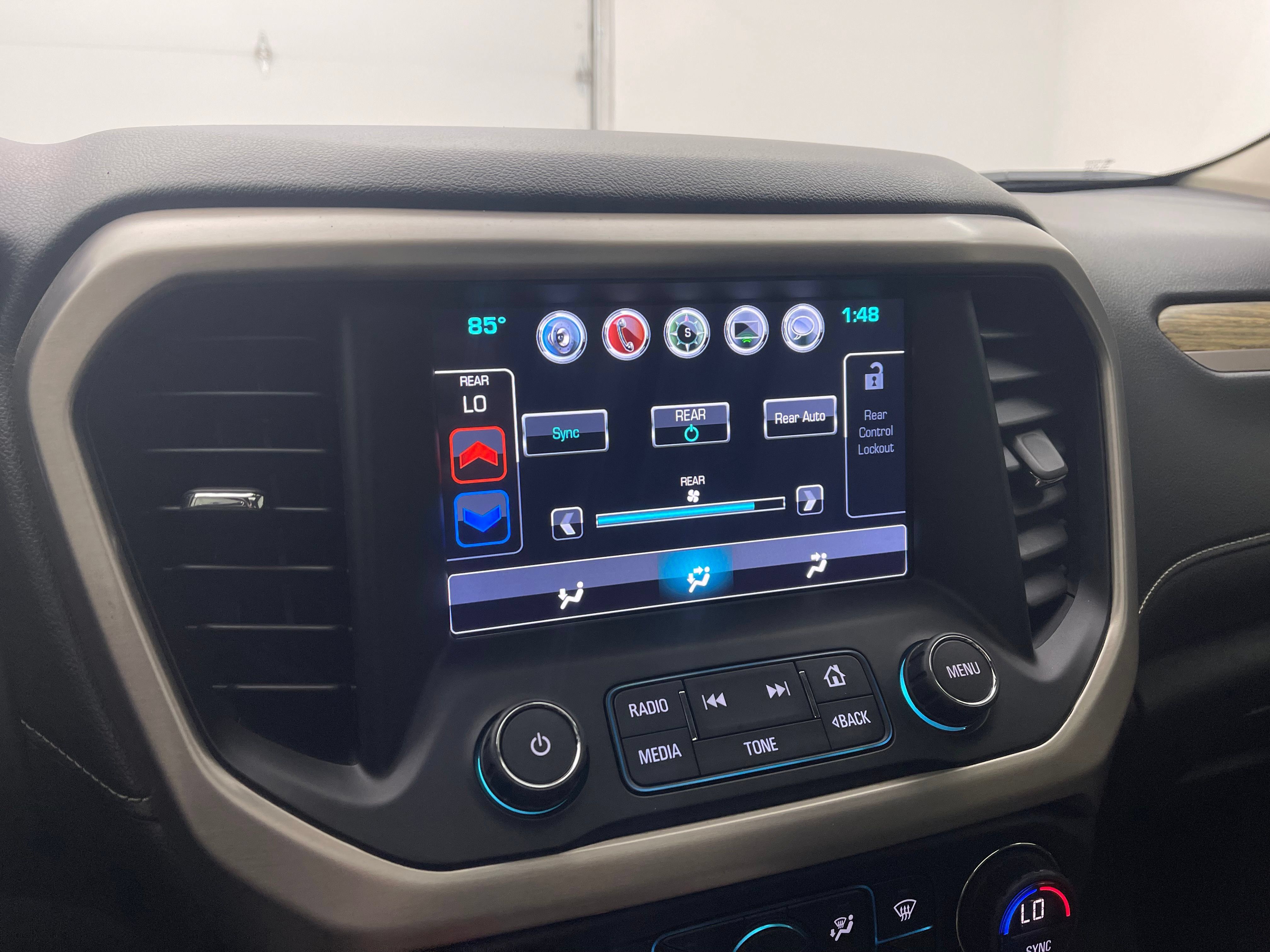 Used 2019 GMC Acadia Denali w/ Technology Package AWD/4WD image 26