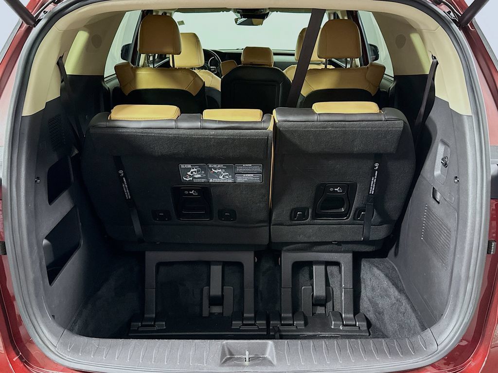 Used 2022 Kia Carnival EX FWD image 18