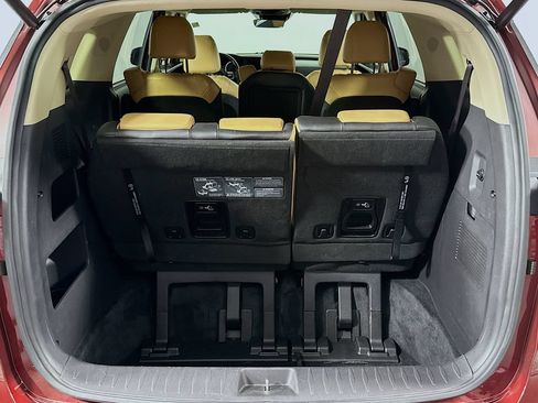 Used 2022 Kia Carnival EX FWD image 18