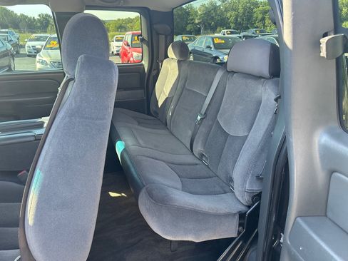 Used 2006 GMC Sierra 1500 SLE w/ Light Duty Power Package AWD/4WD image 10