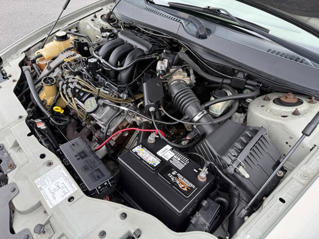 Used 2005 Ford Taurus SE FWD image 25