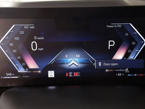 Used 2025 BMW X5 xDrive40i w/ Premium Package image 4