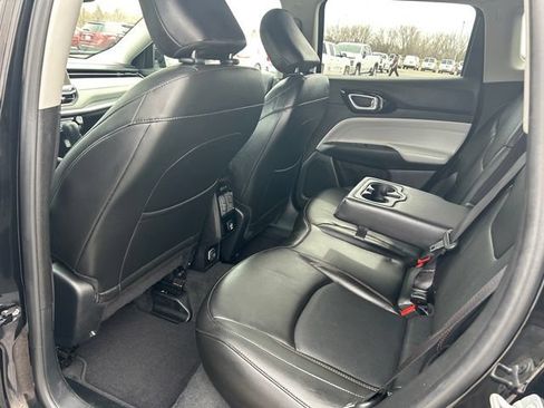 Used 2022 Jeep Compass Limited AWD/4WD image 12