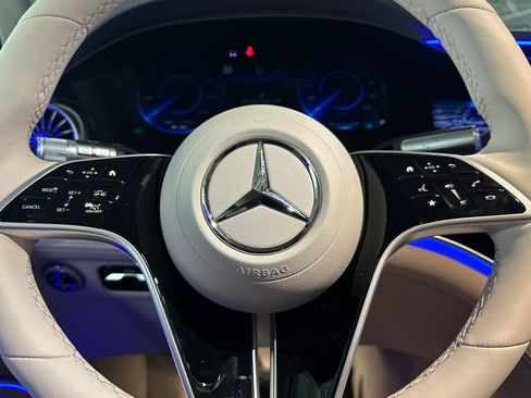New 2026 Mercedes-Benz EQS 400 4MATIC SUV image 24