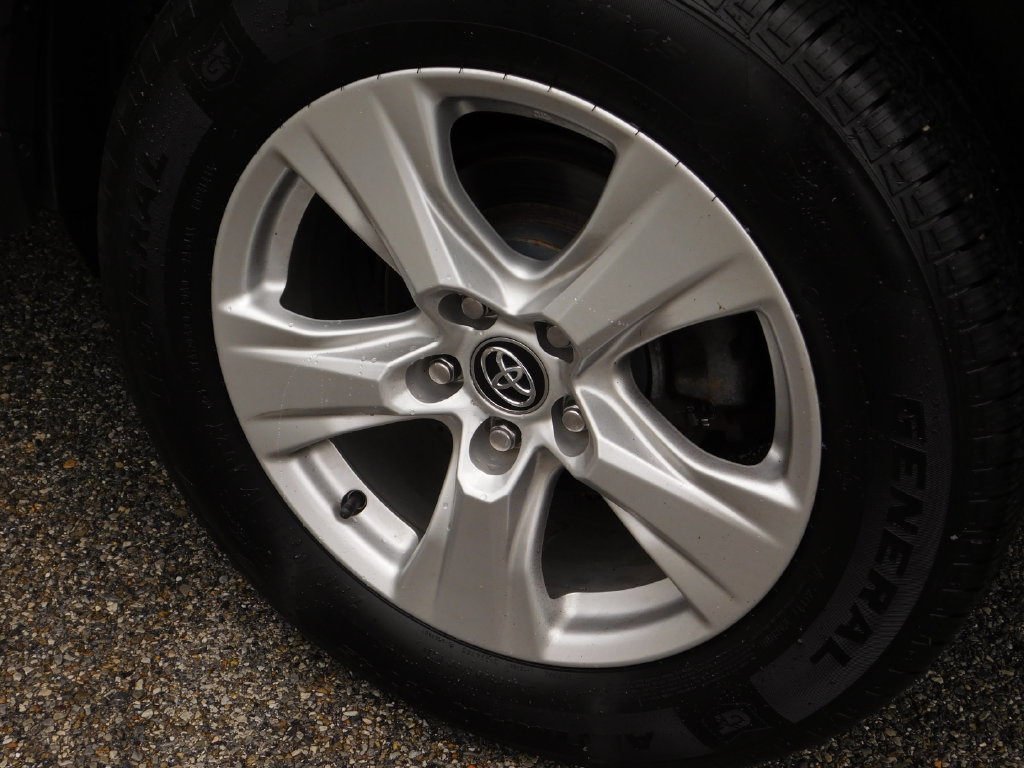 Used 2020 Toyota RAV4 XLE w/ Convenience Package AWD/4WD image 10