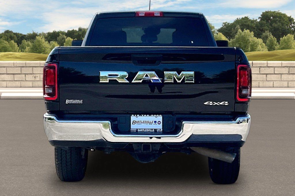 Used 2025 RAM 2500 Tradesman w/ Chrome Appearance Group AWD/4WD image 4