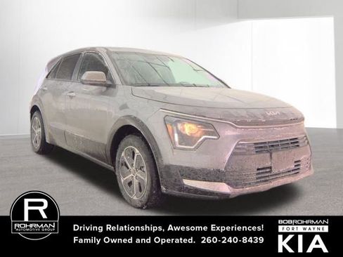 Certified 2025 Kia Niro LX image 5