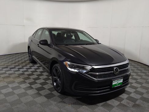 Used 2022 Volkswagen Jetta SE FWD image 14