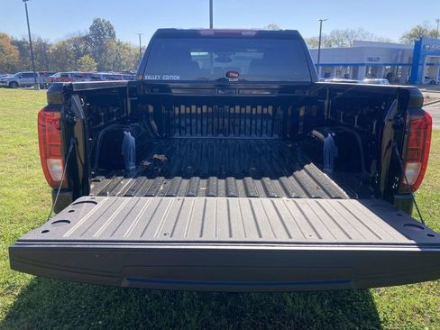 New 2026 GMC Sierra 1500 Elevation image 11