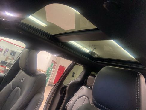 New 2026 Chrysler Pacifica Select image 12