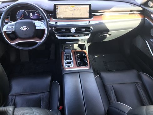 Used 2019 Kia K900 Luxury w/ VIP Package image 17