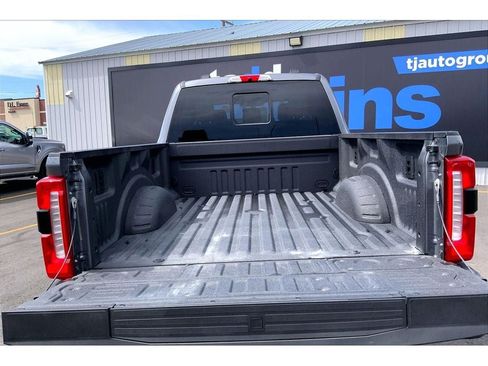 Used 2024 Ford F250 Lariat w/ FX4 Off-Road Package AWD/4WD image 11