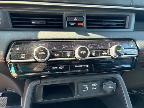Certified 2025 Honda Pilot Sport image 28