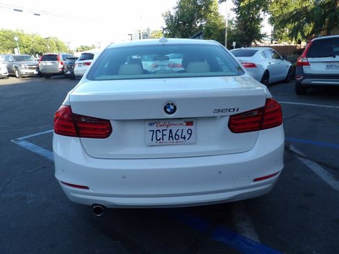 Used 2013 BMW 320i Sedan RWD image 12