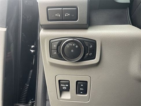 Used 2018 Ford F150 XLT w/ Equipment Group 302A Luxury image 33