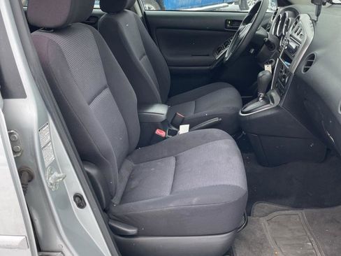 Used 2006 Pontiac Vibe AWD w/ Sun And Sound Package image 17