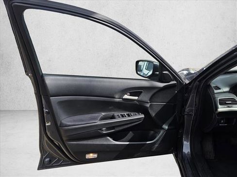 Used 2011 Honda Accord SE image 8
