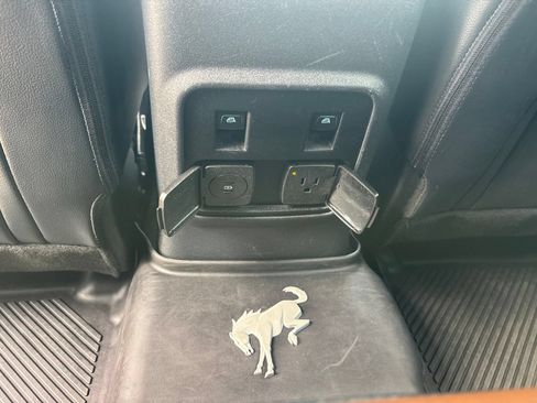 Used 2024 Ford Bronco Outer Banks AWD/4WD image 40