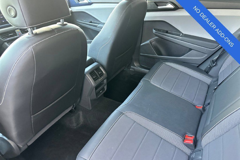 Used 2022 Volkswagen Taos SE FWD image 13