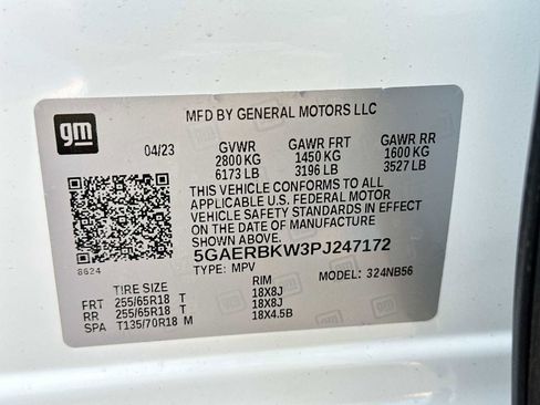 Used 2023 Buick Enclave Essence image 22