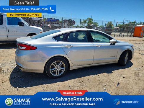 Used 2018 Ford Fusion SE FWD image 4