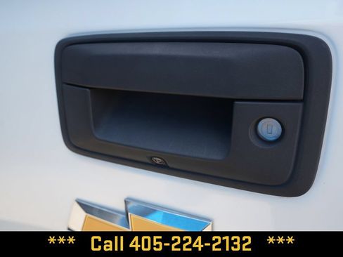 Used 2018 Chevrolet Silverado 1500 LT w/ Texas Edition AWD/4WD image 20