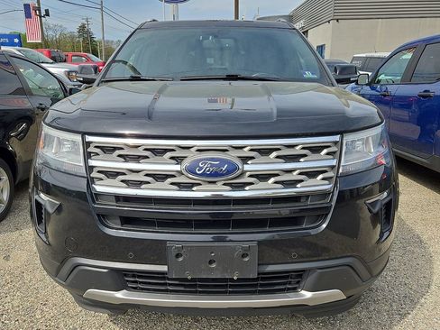 Used 2018 Ford Explorer XLT w/ Equipment Group 202A image 2