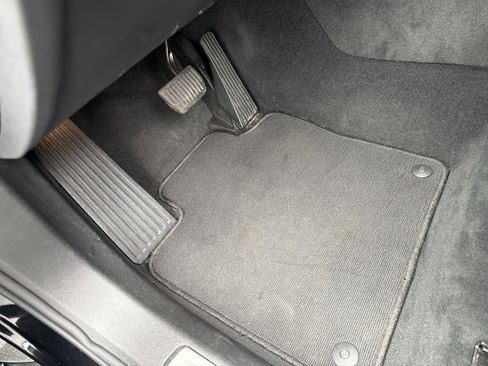 Certified 2025 Volvo XC60 B5 Plus image 17