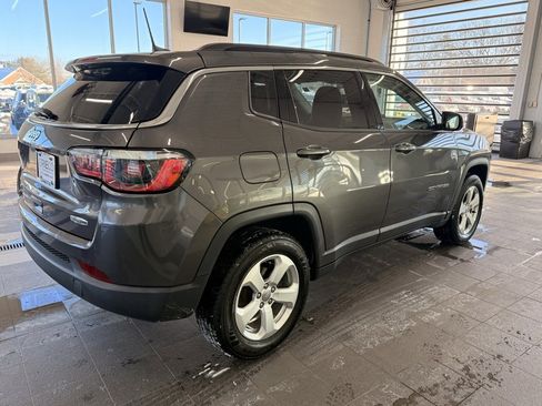 Used 2019 Jeep Compass Latitude w/ Cold Weather Group image 8