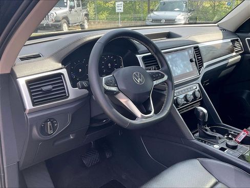Used 2023 Volkswagen Atlas SE w/ Panoramic Sunroof Package AWD/4WD image 8