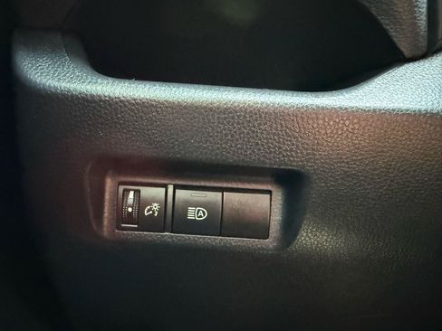 Used 2021 Toyota RAV4 LE FWD image 28