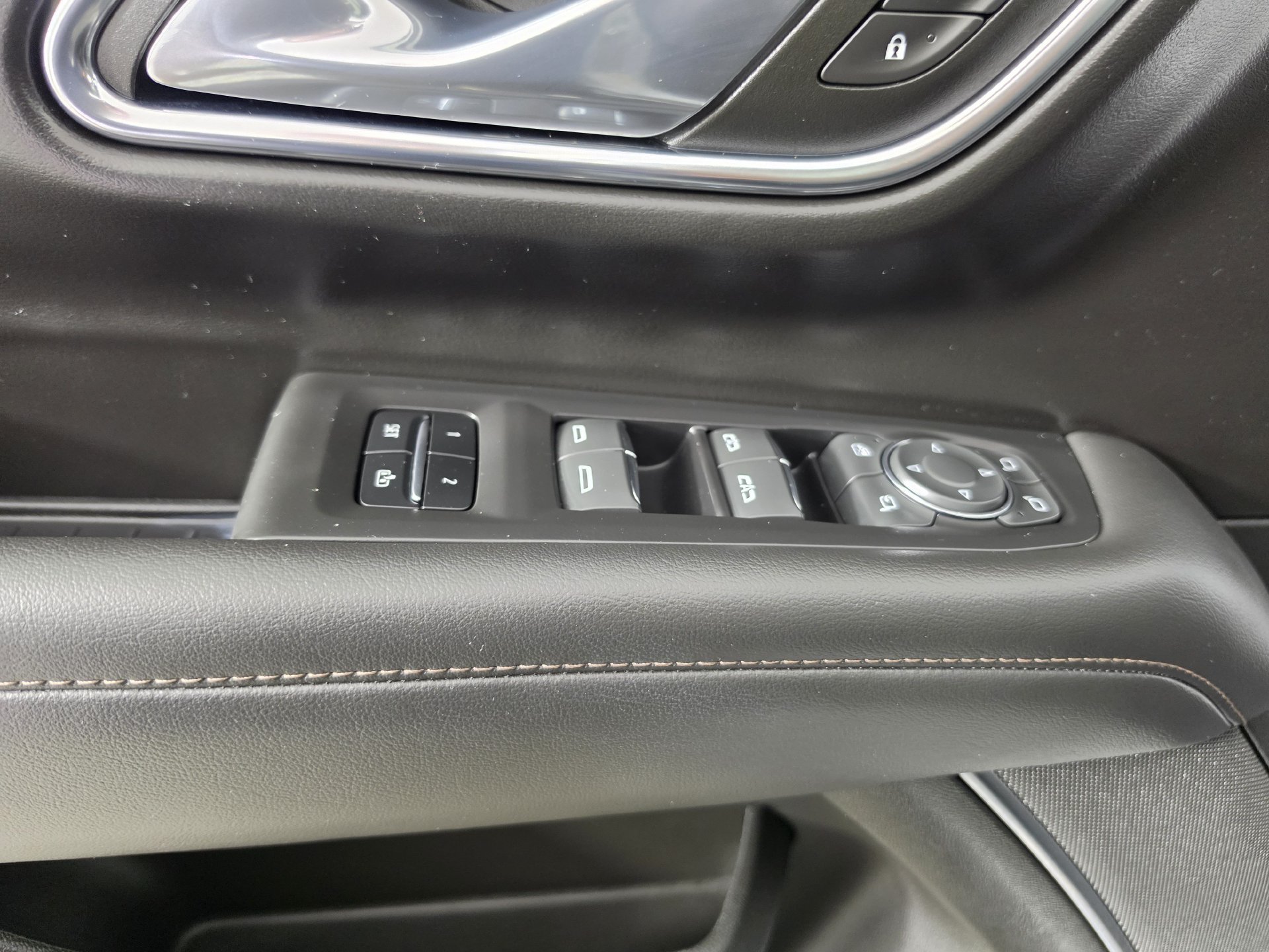 Used 2023 Chevrolet Tahoe High Country AWD/4WD image 6