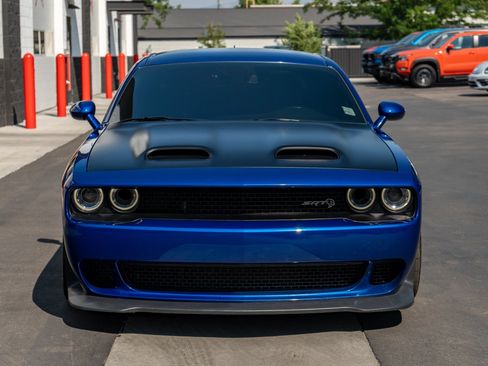 Used 2019 Dodge Challenger SRT Hellcat w/ Laguna Leather Package RWD image 43
