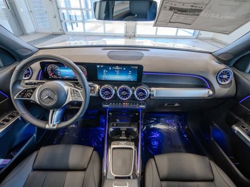 New 2026 Mercedes-Benz GLB 250 4MATIC image 8