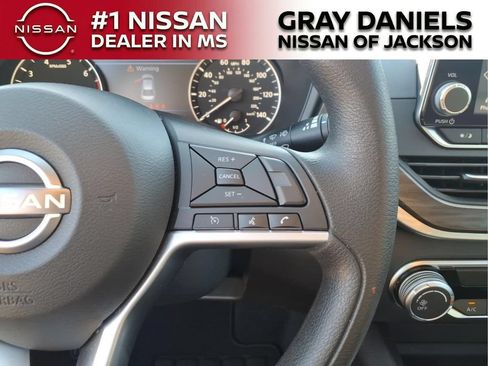 Certified 2025 Nissan Altima 2.5 SV FWD image 15