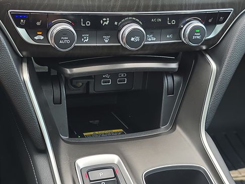 Used 2021 Honda Accord Touring image 22
