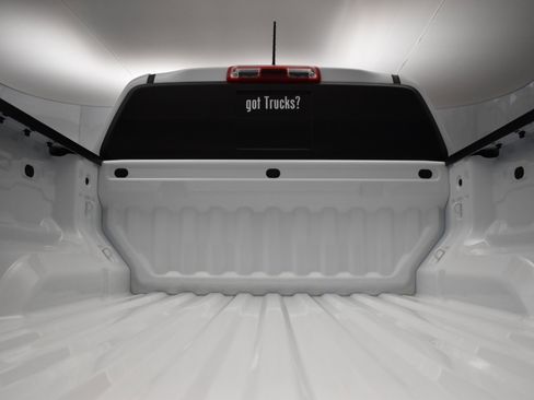 Used 2025 Chevrolet Colorado Trail Boss image 6